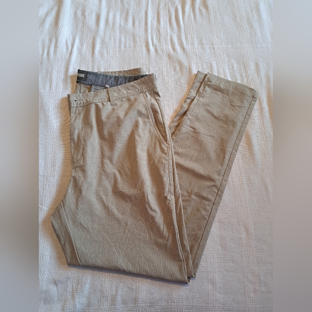 Linksoul men's size 36 Chino Boardwalker khaki Pant, EUC